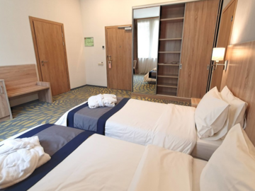 Фото номера Номер для людей с ограниченными возможностями Отель Tulip Inn Sofrino Park Hotel г. Софрино 3